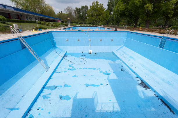 Best Water damage restoration services  in Parlier, CA